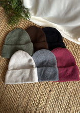 Load image into Gallery viewer, Čepice Alpaka