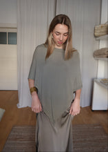 Load image into Gallery viewer, Přehoz trojúhelník