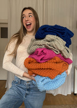 Load image into Gallery viewer, GIGI pletená vesta