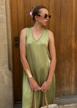 Load image into Gallery viewer, Šaty Athény - avokádo