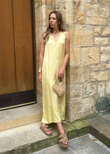 Load image into Gallery viewer, Šaty Athény - máslová žlutá