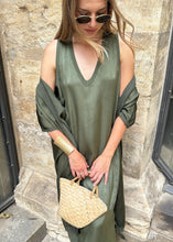 Load image into Gallery viewer, Šaty Athény - khaki