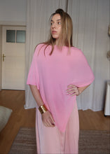 Load image into Gallery viewer, Přehoz trojúhelník