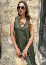 Load image into Gallery viewer, Šaty Athény - khaki