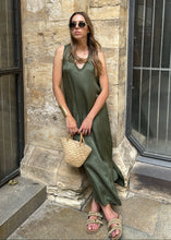 Load image into Gallery viewer, Šaty Athény - khaki