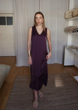 Load image into Gallery viewer, Šaty Athény - švestka