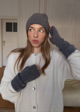 Load image into Gallery viewer, Vánoční set: čepice + rukavice alpaka
