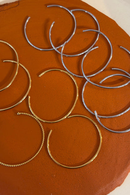 Náramek Bangle
