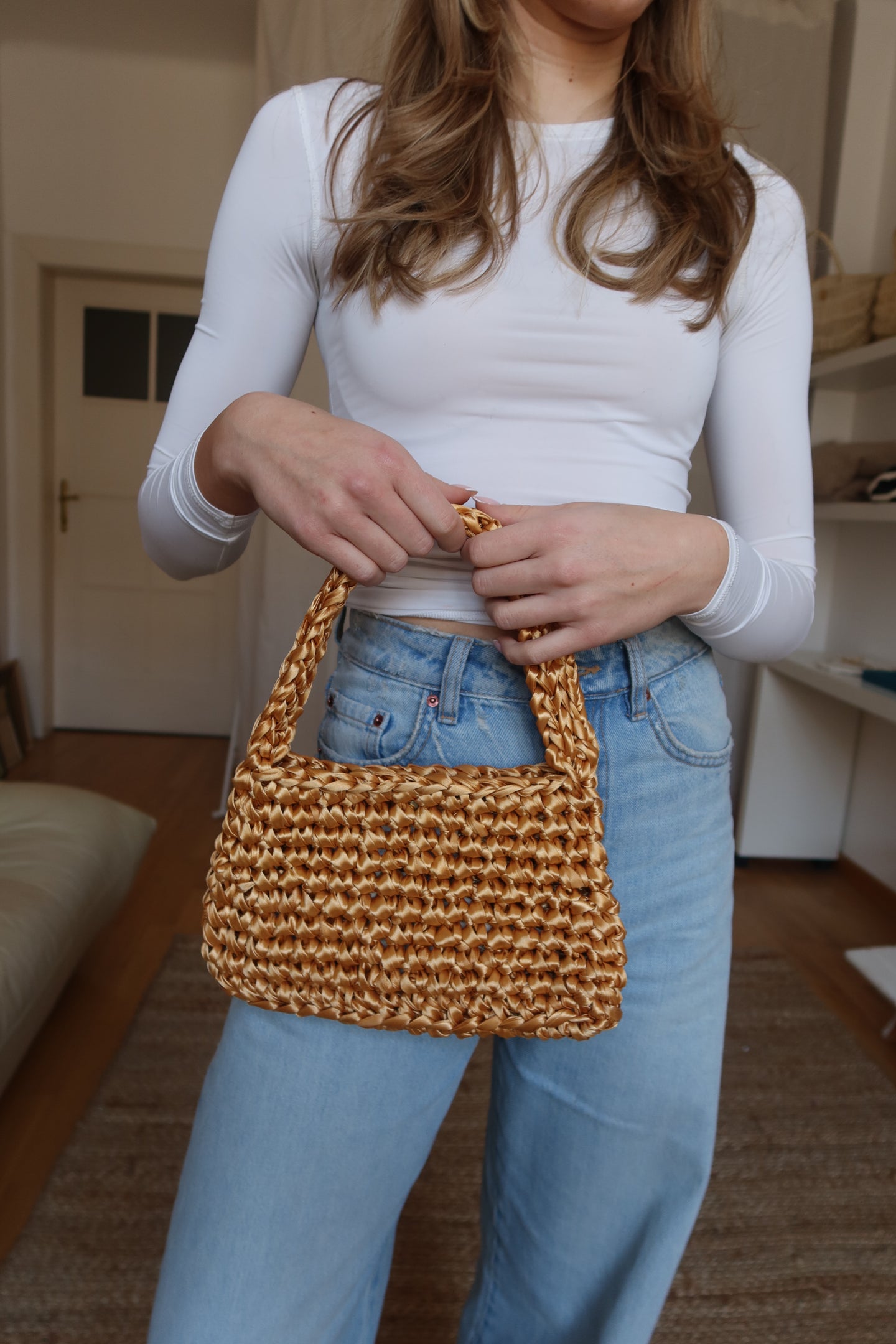 Crochet midi taška - zlatá
