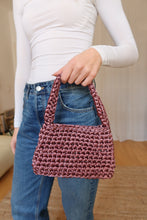Load image into Gallery viewer, Crochet midi taška - šeříková

