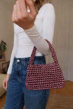Load image into Gallery viewer, Crochet midi taška - šeříková
