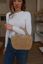 Load image into Gallery viewer, Crochet košík - zlatý
