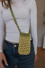 Load image into Gallery viewer, Crochet phone case - sv. zelené duo
