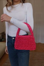Load image into Gallery viewer, Crochet midi taška - fuchsia
