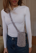 Load image into Gallery viewer, Crochet phone case - stříbrný
