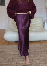 Load image into Gallery viewer, Viskózová sukně / podzimná švestka
